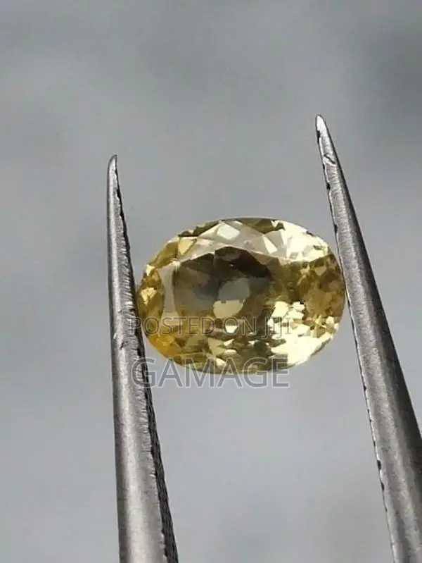 Natural Yellow Sapphire Gem