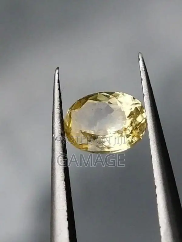 Natural Yellow Sapphire Gem