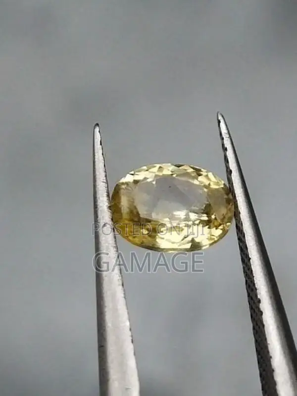 Natural Yellow Sapphire Gem