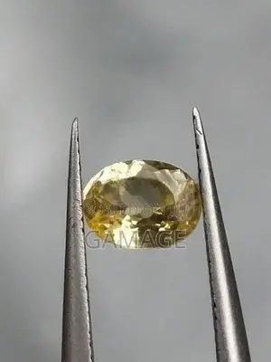 Natural Yellow Sapphire Gem