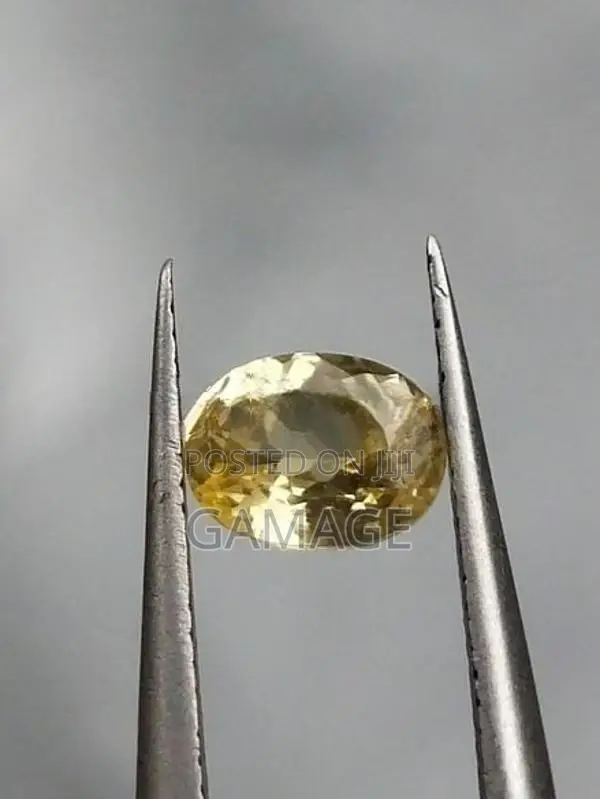 Natural Yellow Sapphire Gem