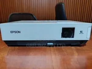 Portable & Lightweight Epson EMP-1715 Multimedia Projector