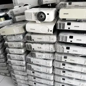 High Quality Affortable Used Projectors with Free Packages From 30k