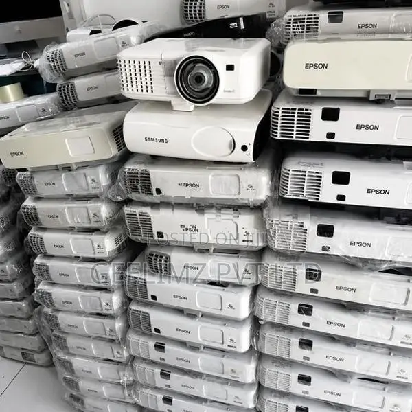 High Quality Affortable Used Projectors with Free Packages From 30k