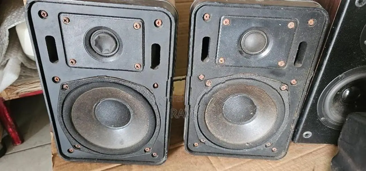 bookshelf speakers