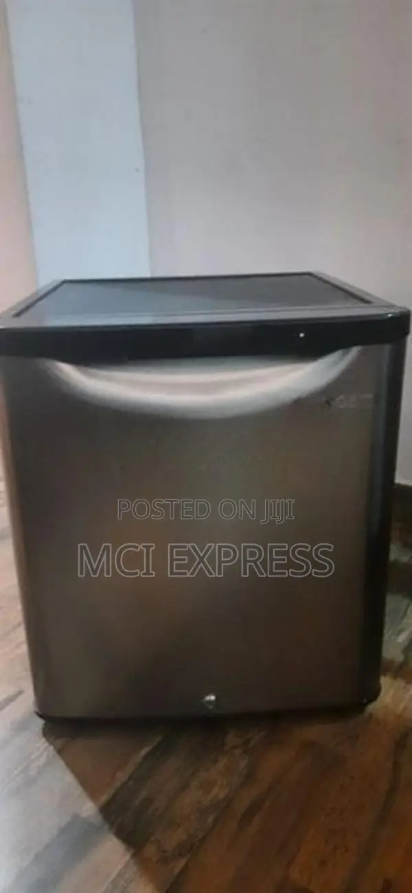 Singer Mini Refrigerator