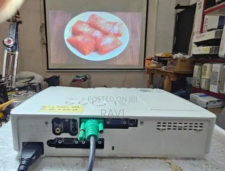 projectors 3M, Hitachi, NEC