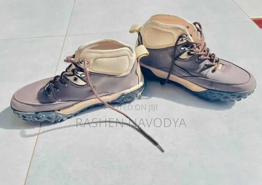 Timberland Hiking Boots – US Size 7