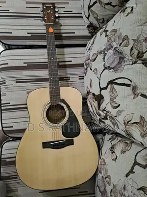 Yamaha F310 Guitar