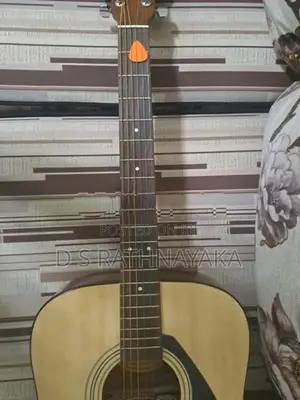 Yamaha F310 Guitar