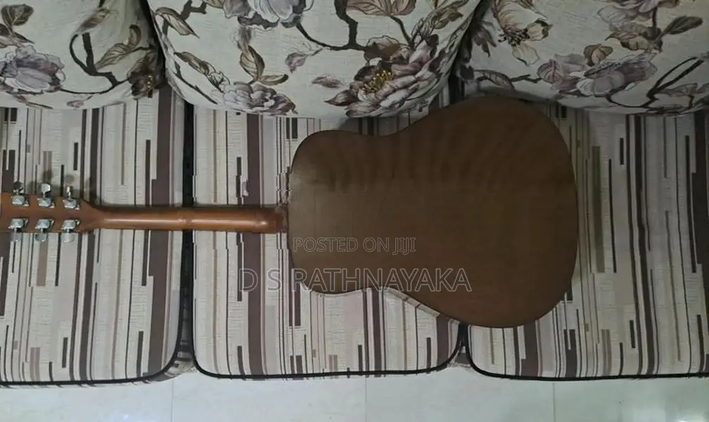 Yamaha F310 Guitar