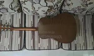 Yamaha F310 Guitar