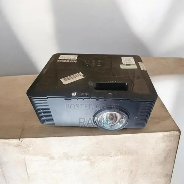 short throw projector