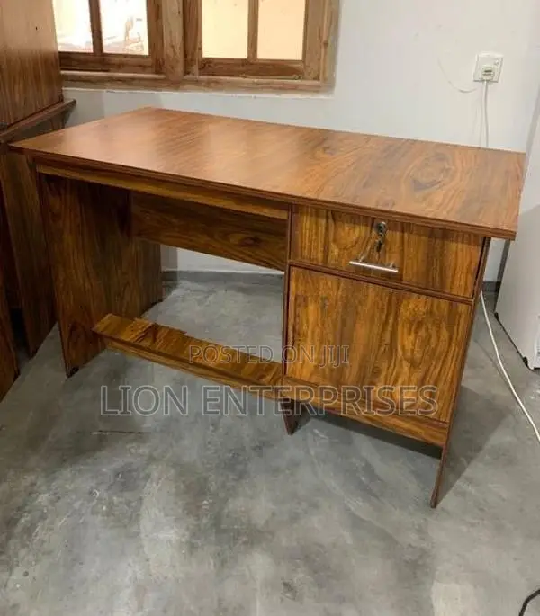 4*2ft size Melamine Office Table
