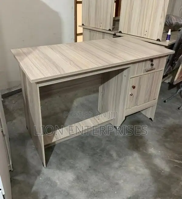 4*2ft size Melamine Office Table
