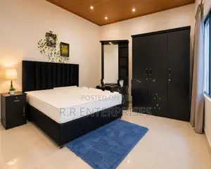 New Black Fully complete Bedroom set .( Queen ).