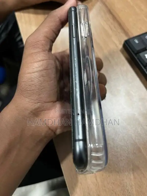 Apple iPhone 11 (Used)