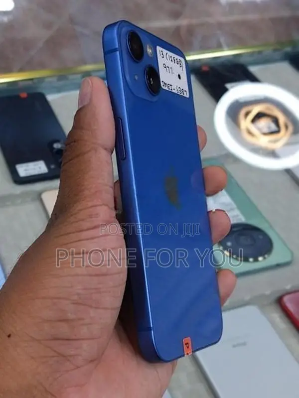 Apple iPhone 13 (Used)