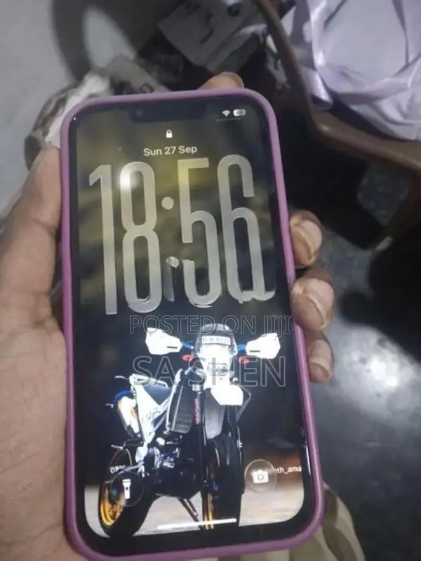 Apple iPhone 13 (Used)