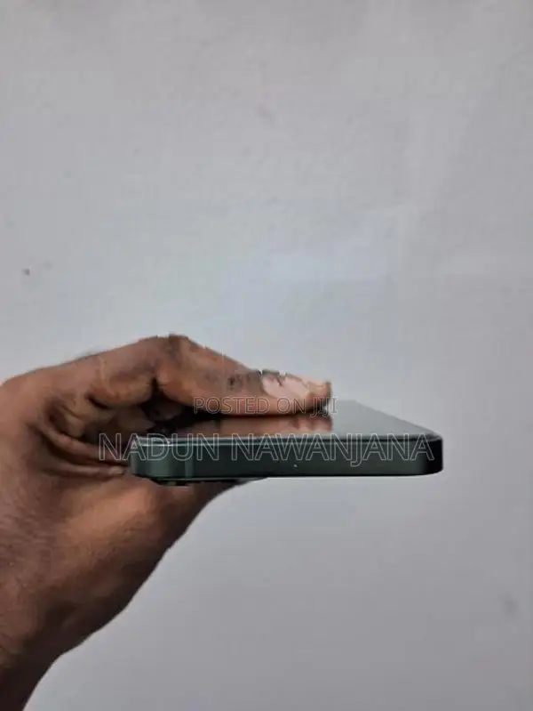 Apple iPhone 13 (Used)