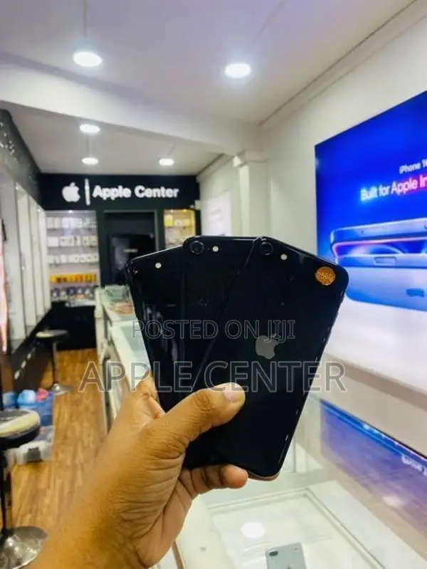 Apple iPhone SE 2 (Used)