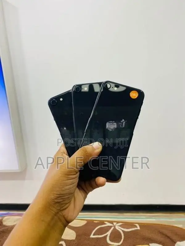 Apple iPhone SE 2 (Used)