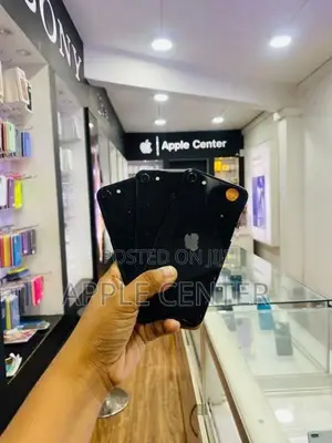 Apple iPhone SE 2 (Used)
