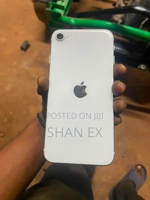 Apple iPhone SE (Used)