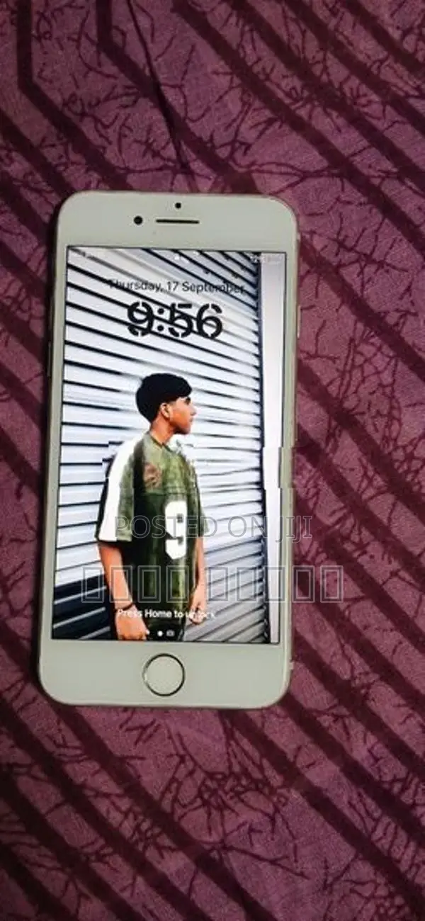 Apple iPhone 8 (Used)