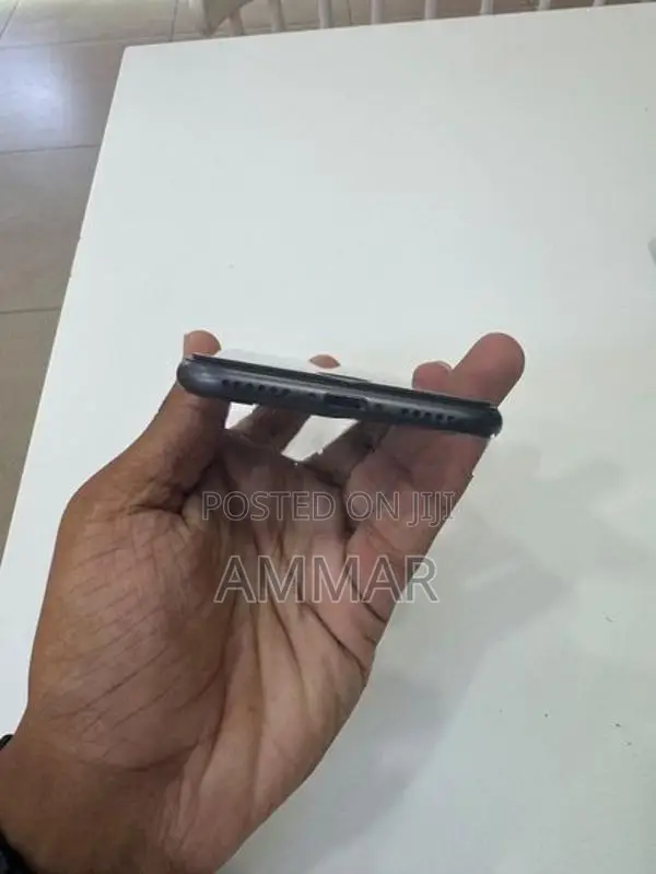 Apple iPhone 8 128GB (Used)