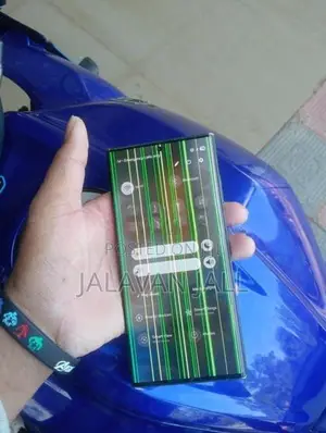 Samsung Galaxy S22 (Used)
