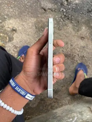 Apple iPhone 12 (Used)