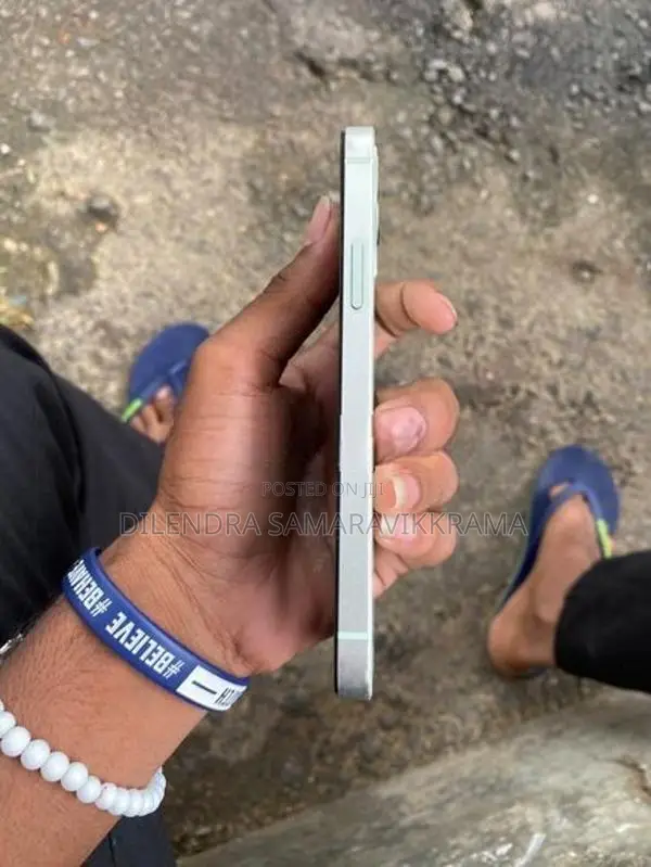 Apple iPhone 12 (Used)