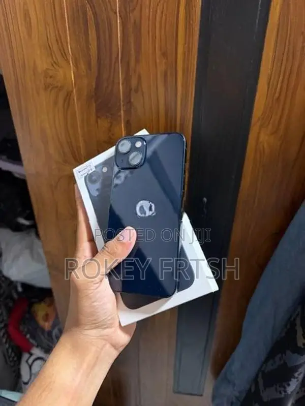Apple iPhone 13 (Used)