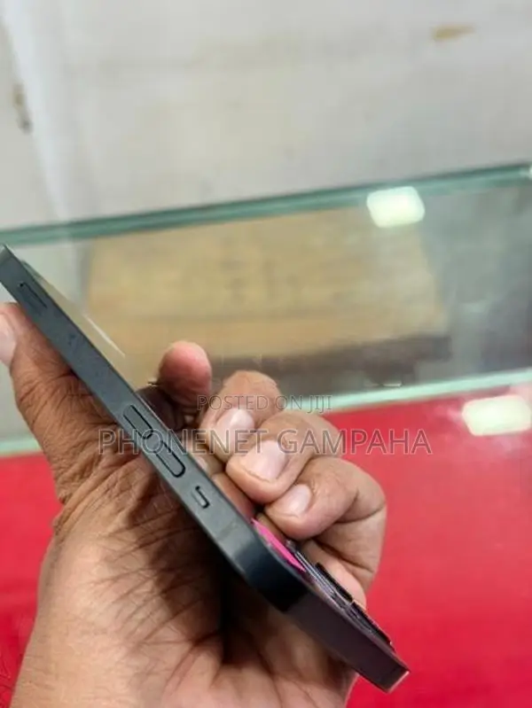Apple iPhone 12 128GB (Used)