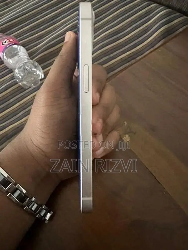 Apple iPhone 13 (Used)