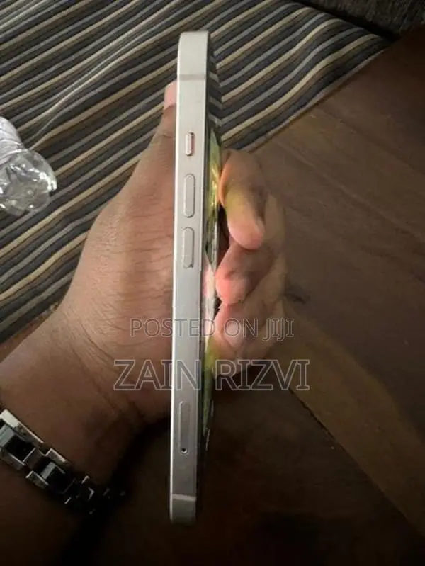 Apple iPhone 13 (Used)