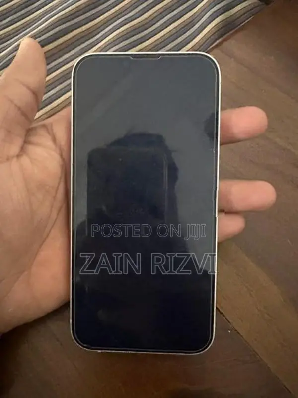 Apple iPhone 13 (Used)