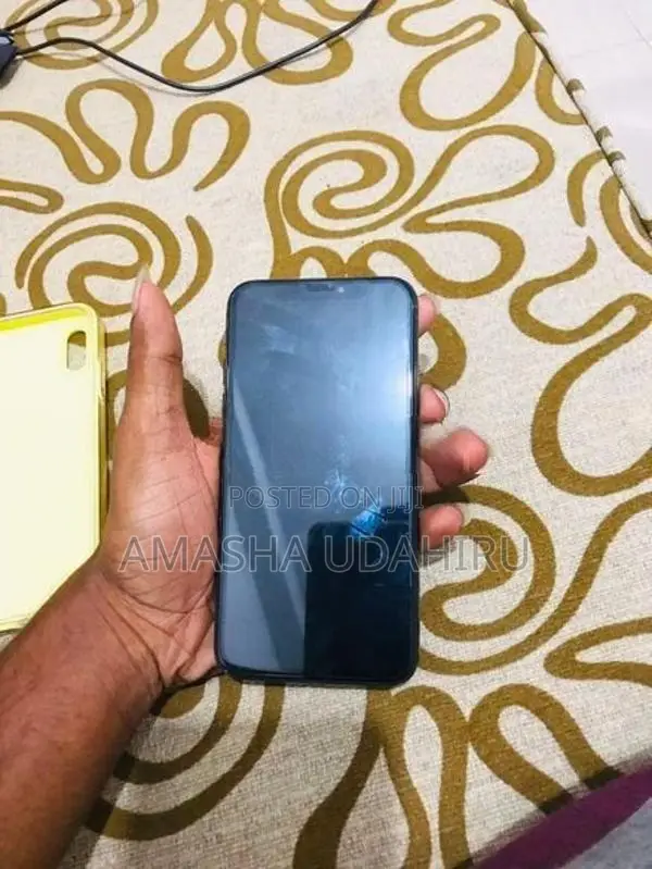 Apple iPhone X (Used)