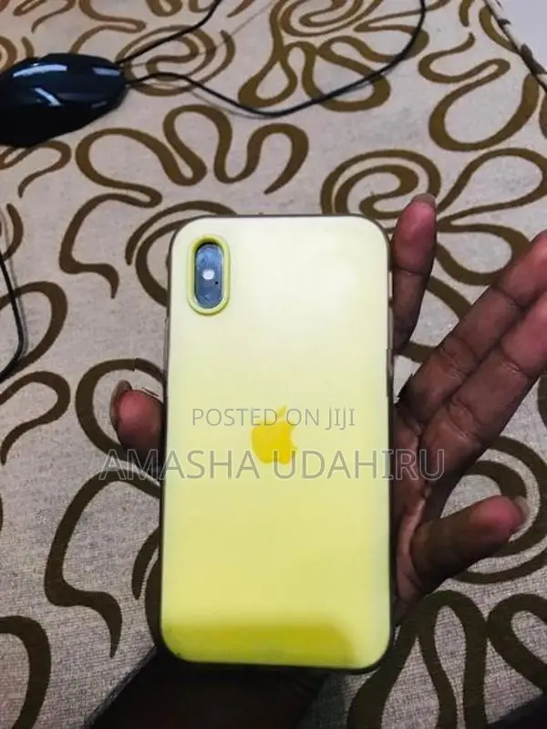 Apple iPhone X (Used)