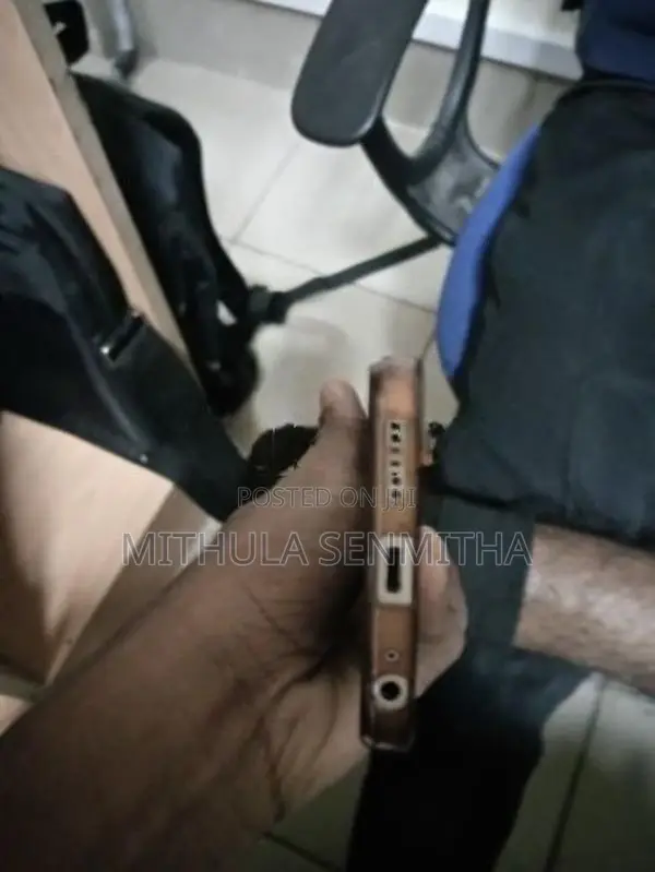 ZTE nubia V70 Design (Used)