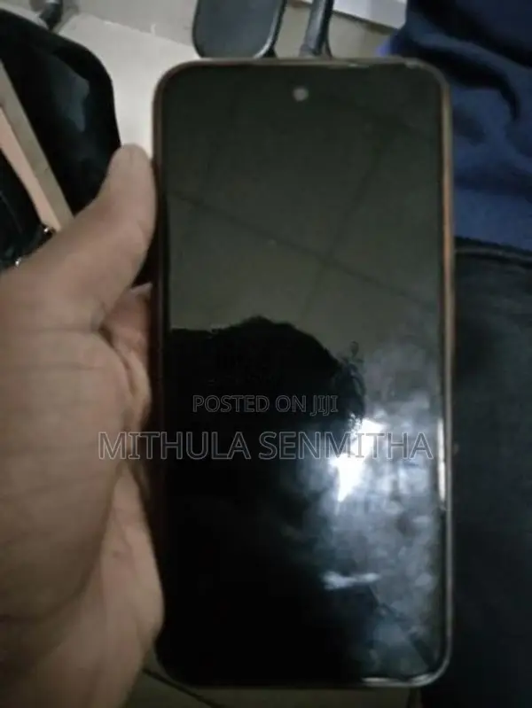 ZTE nubia V70 Design (Used)