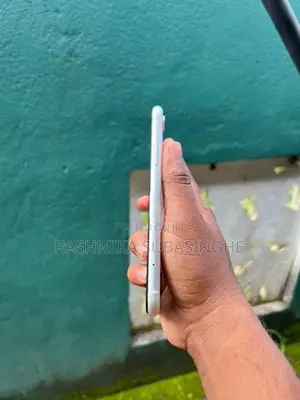 Apple iPhone XR 64GB (Used)