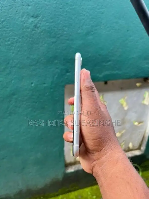 Apple iPhone XR 64GB (Used)