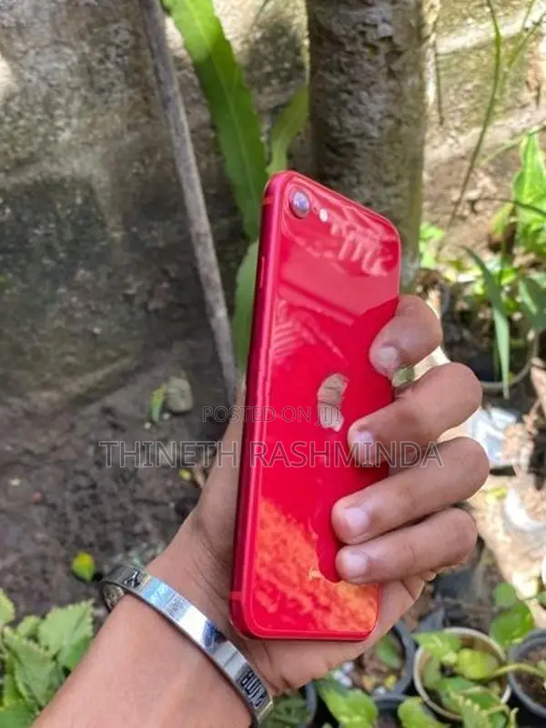 Apple iPhone SE 2 (Used)