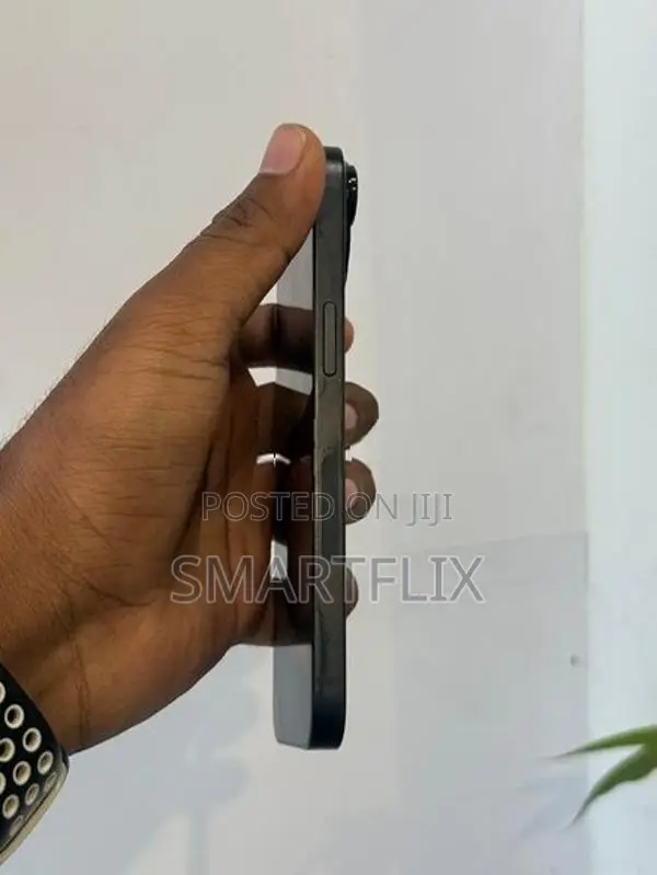 Apple iPhone 14 (Used)