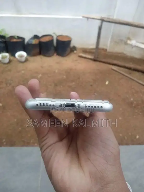 Apple iPhone 8 (Used)