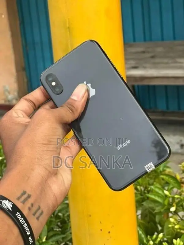 Apple iPhone X (Used)