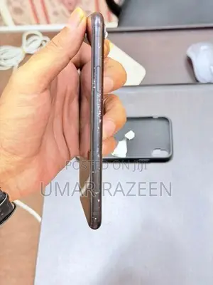 Apple iPhone XR (Used)