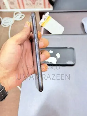 Apple iPhone XR (Used)